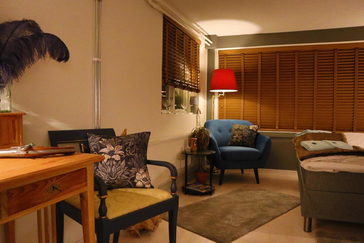 Goete'S B&B Tumba Buitenkant foto